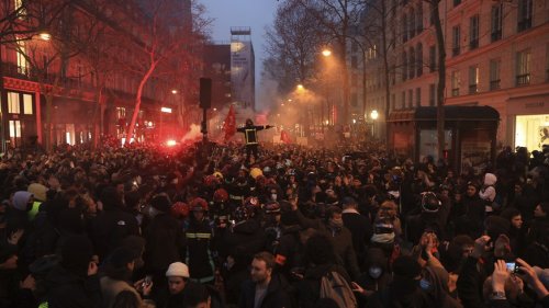 Gewalt-Eskalation in Frankreich: "Entweder gewinnt Macron seine Wette, oder ..."