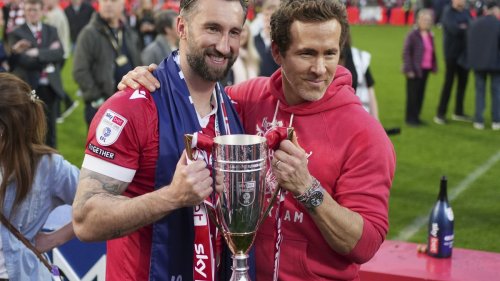 Ryan-Reynolds-Club Wrexham steigt in zweite Liga auf und bricht Rekord