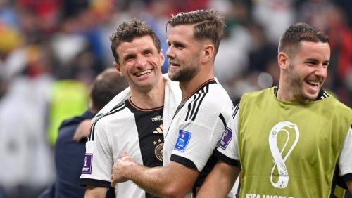 WM 2022: Füllkrug und Müller nehmen Journalisten auf die Schippe – "doofe Frage"