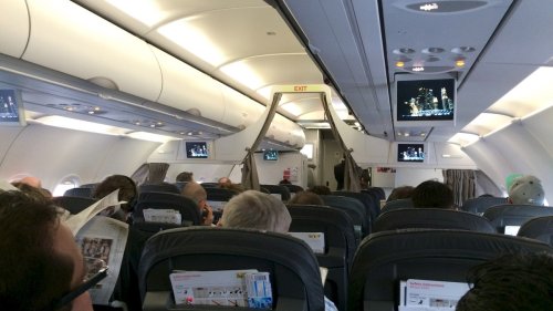 Passagier masturbiert im Flugzeug nach Deutschland: Ermittlungen aufgenommen