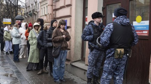 Russland: Frau nennt Putin "Dieb und Mörder" auf Stimmzettel und wird bestraft