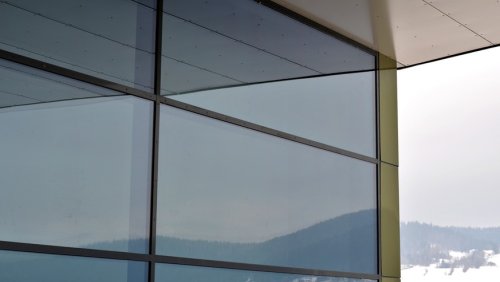 Statt Klimaanlage: Spiegelfolie als umweltfreundliche Alternative wird beliebter