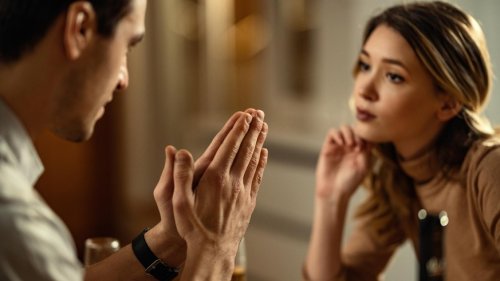 "Menschen, die ich sehr liebe, haben Angst vor der Impfung, verteufeln die Pharmaindustrie und erklären die Medien zum ultimativen Feind": Wie Corona die Familie unserer Autorin zerstört