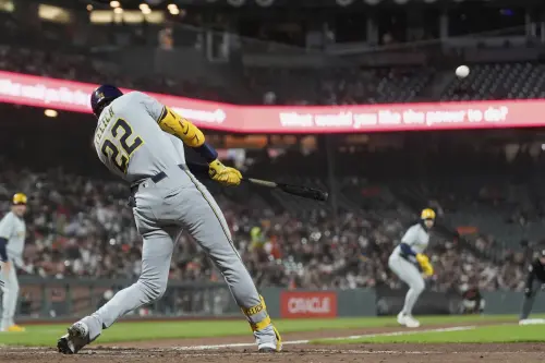 Yelich’s 5th career slam and Bauers’ 2-run homer power the Brewers to an 11-3 win over the Giants