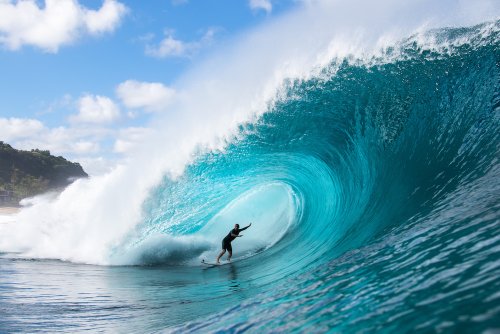 Christa Funks’ Steps To Being In The Perfect Place At Pipeline - Wavelength Surf Magazine - since 1981