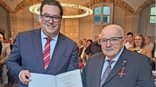 Feier beim Landkreis Gifhorn: Bundesverdienstkreuz für Alexander Michel