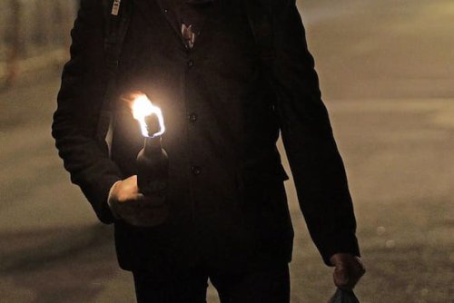 Göttingen: Stalker wirft Molotowcocktail auf Schule – Festnahme in Bad Kreuznach