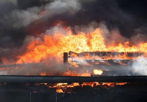 Nordrhein-Westfalen: Feuer in Schulzentrum in Erkrath