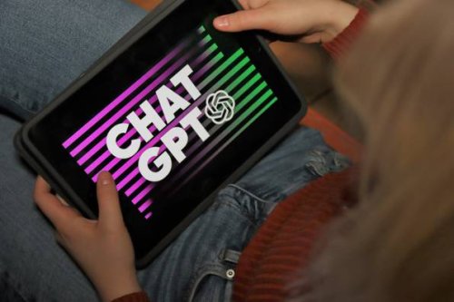ChatGPT: Italien will KI-Chatbot von OpenAI sperren lassen