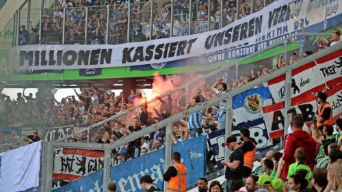 Nach Böller-Ausschreitungen: Wolfsburger Polizei sucht weitere Geschädigte