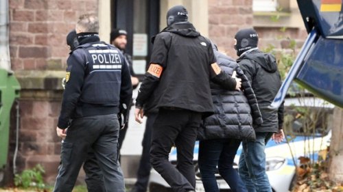 „Reichsbürger“: drei weitere Verdächtige festgenommen