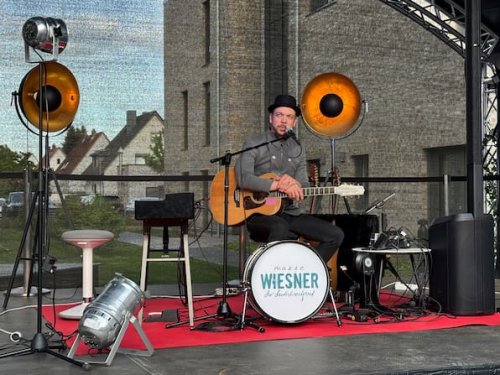 "Schönes Leben" in Wolfsburg: Mazze von The Voice begeistert mit diesen Songs
