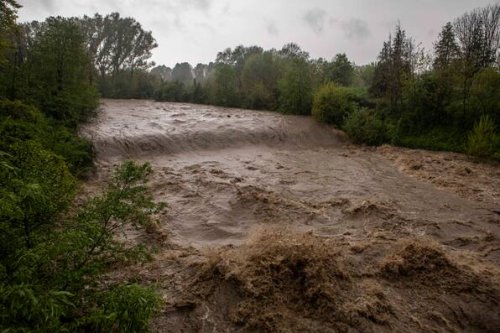 Unwetter in Italien: Mindestens drei Tote – Vater und Sohn von Wassermassen mitgerissen