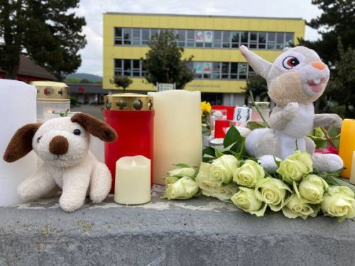 Bad Emstal: Trauer und Entsetzen nach Tod von 14-Jähriger