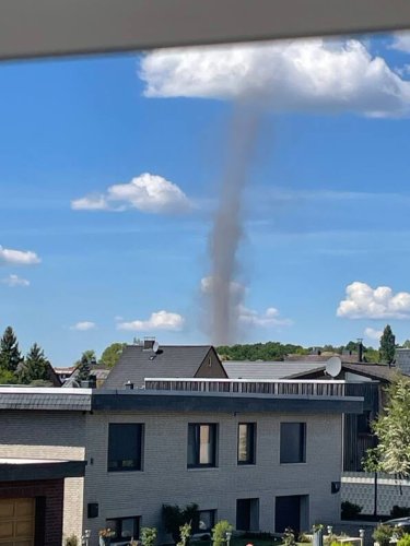 Mysteriöse Säule steht bei Kästorf am Himmel: Ist es Rauch oder Staub?