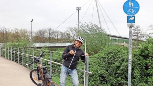 Allerbrücke Wolfsburg: Radfahrer müssen wegen Brückengeländer schieben