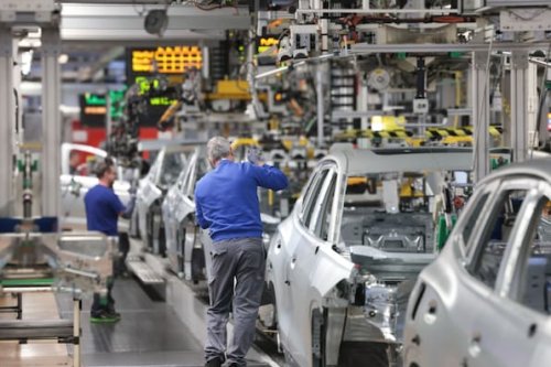 VW-Werk Wolfsburg Sonderschichten bis zu den Werkferien