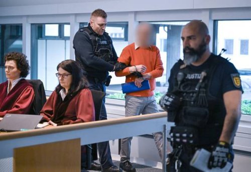 Reichsbürger fährt Polizisten mit Auto an: Zehn Jahre Haft