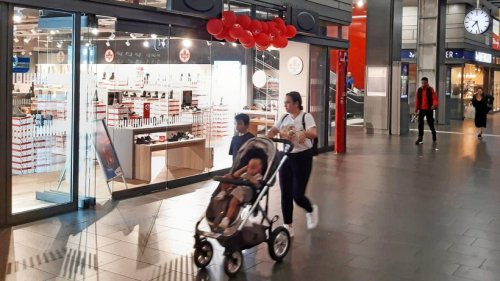 Hauptbahnhof Essen: Altes Schuhgeschäft weg, neues schon da