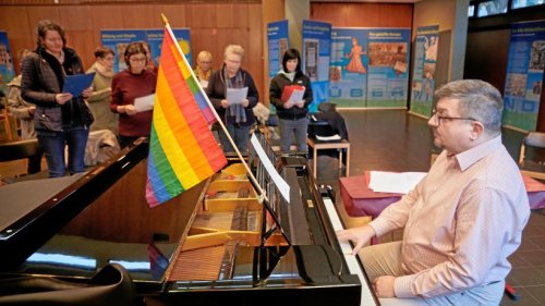 So probt der neue schwul-lesbische Chor in Holsterhausen