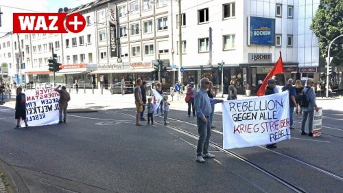 Bochum: Demonstranten blockieren Kreuzung in der Innenstadt