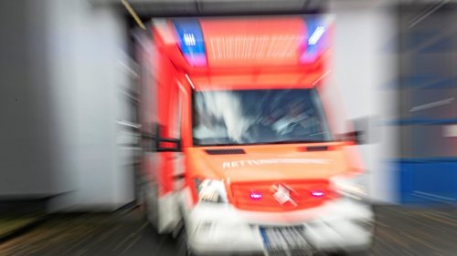 Bochum: Autofahrerin (23) und Beifahrerin (22) verletzt