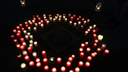 Ein Kerzenmeer zum Gedenken der Corona-Opfer