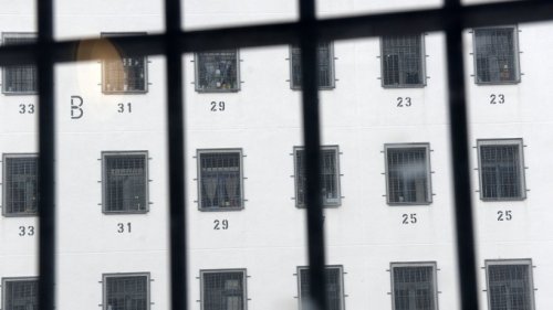 Tür eingetreten - Rabiater Einbrecher sitzt in Essen in Haft
