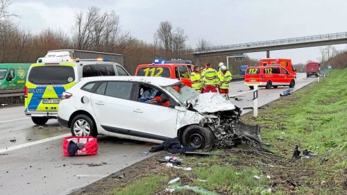 Zwei tödliche Unfälle auf A44 bei Soest – Sperrung beendet