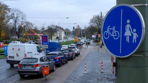 Unfall in Bochum: Radfahrer aus Herne durch Autotür verletzt
