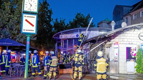 Brand im Glas-Café in Essen-Steele: Zwei Jugendliche verhört