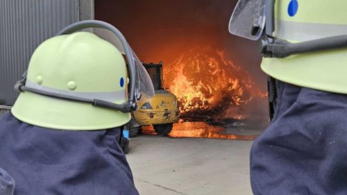 Industriehalle in Kleve stand in Flammen
