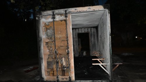 Umstrittener Container für Obdachlose in Mönchengladbach ausgebrannt