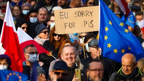 Polnische PiS poltert und Montenegro wählt