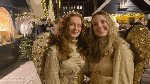 Weihnachtliche Stimmung auf dem "Markt der Engel" in Köln