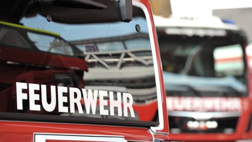 Müll auf Wertstoffhof fängt Feuer: Brand in Kempen gelöscht