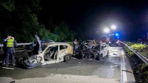 Schwerer Unfall auf der A43: Eine Tote und 16 Verletzte