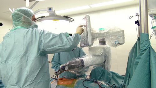 Werne: Maschine assistiert jetzt bei schwierigen Rücken-OPs