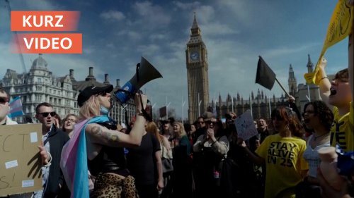 Proteste zu trans Frauen-Urteil: Was J.K. Rowling damit zu tun hat