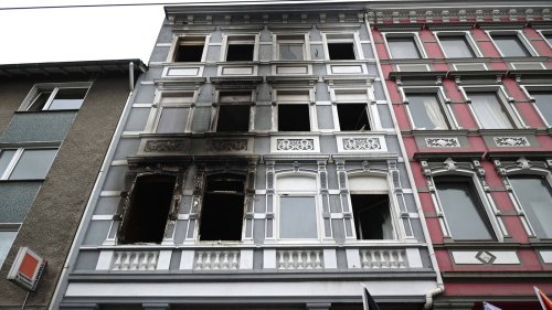 Junge Familie stirbt durch Brandstiftung - Solingen gedenkt der Toten