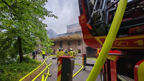 Starke Brandschäden an historischer Mühle in Grevenbroich