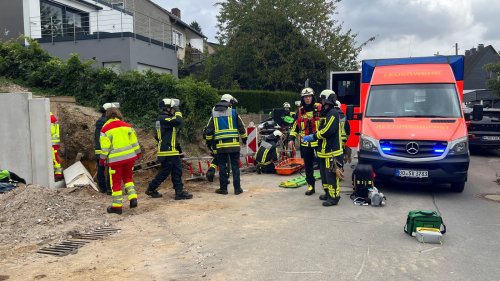 Arbeitsunfall in Bochum: Bauarbeiter unter Beton begraben