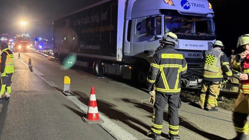 A46 Richtung Wuppertal - schwerer Unfall im Autobahnkreuz Hilden