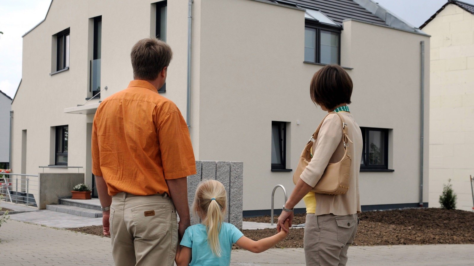 Steigende Bauzinsen: Wie man beim Immobilienkauf trotzdem sparen kann