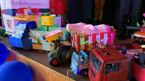 Mini-Rosenmontagsumzug Essen-Kupferdreh: Nach Bombendrohung nachgeholt