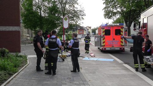 Von Bus überrollt: Fußgänger in Iserlohn-Letmathe gestorben
