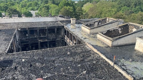 Großbrand in Erkrath: Schulzentrum nicht zu retten