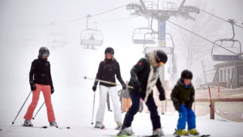 Fotos: Neuschnee im Sauerland: Erstes Wintersport-Wochenende in Winterberg