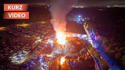 Großbrand auf Essener Schrottplatz unter Kontrolle