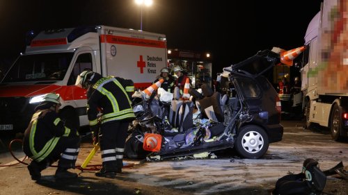 Landkreis Osnabrück: Vier Tote bei Kollision zwischen Auto und Lastwagen